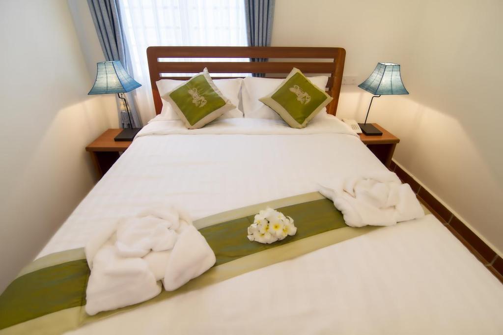 The Blue Corner Boutique Hotel بنوم بنه المظهر الخارجي الصورة