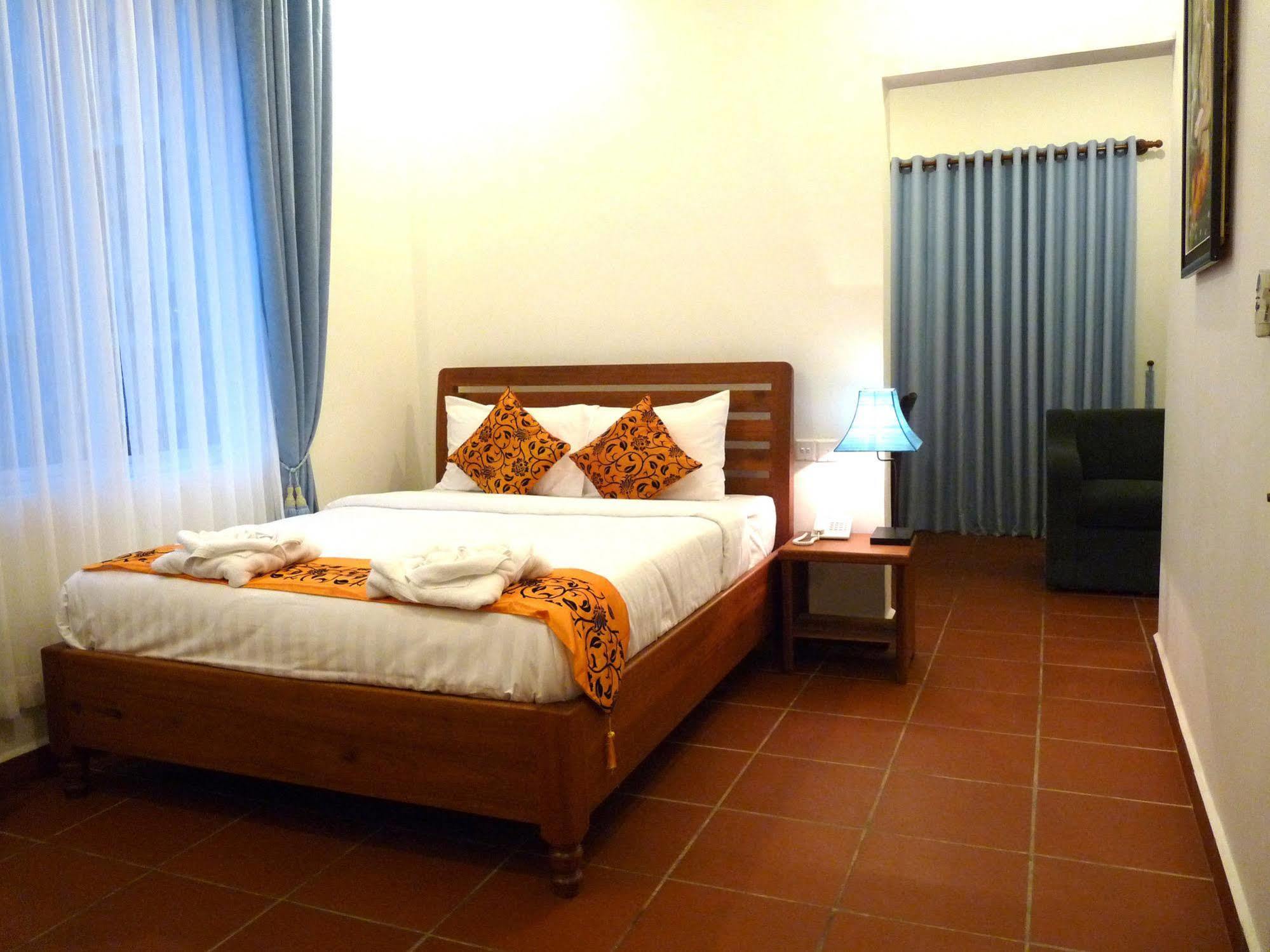 The Blue Corner Boutique Hotel بنوم بنه المظهر الخارجي الصورة