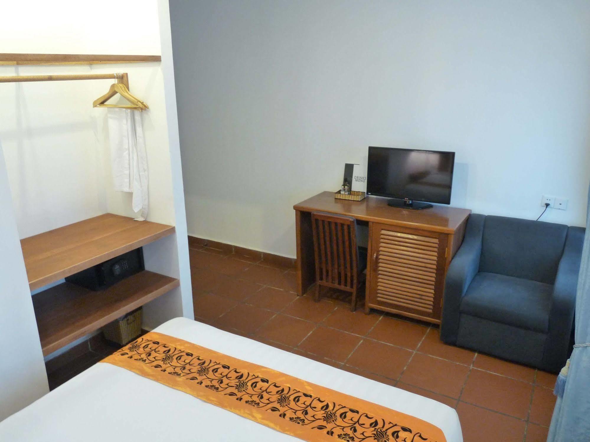The Blue Corner Boutique Hotel بنوم بنه المظهر الخارجي الصورة