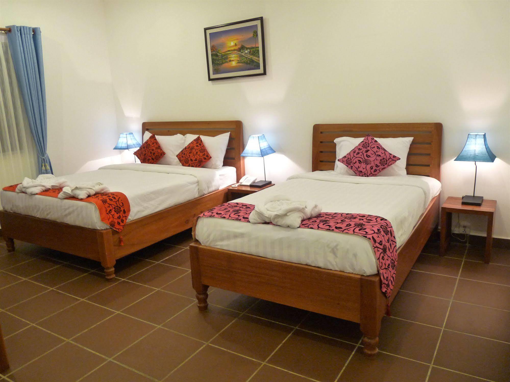 The Blue Corner Boutique Hotel بنوم بنه المظهر الخارجي الصورة
