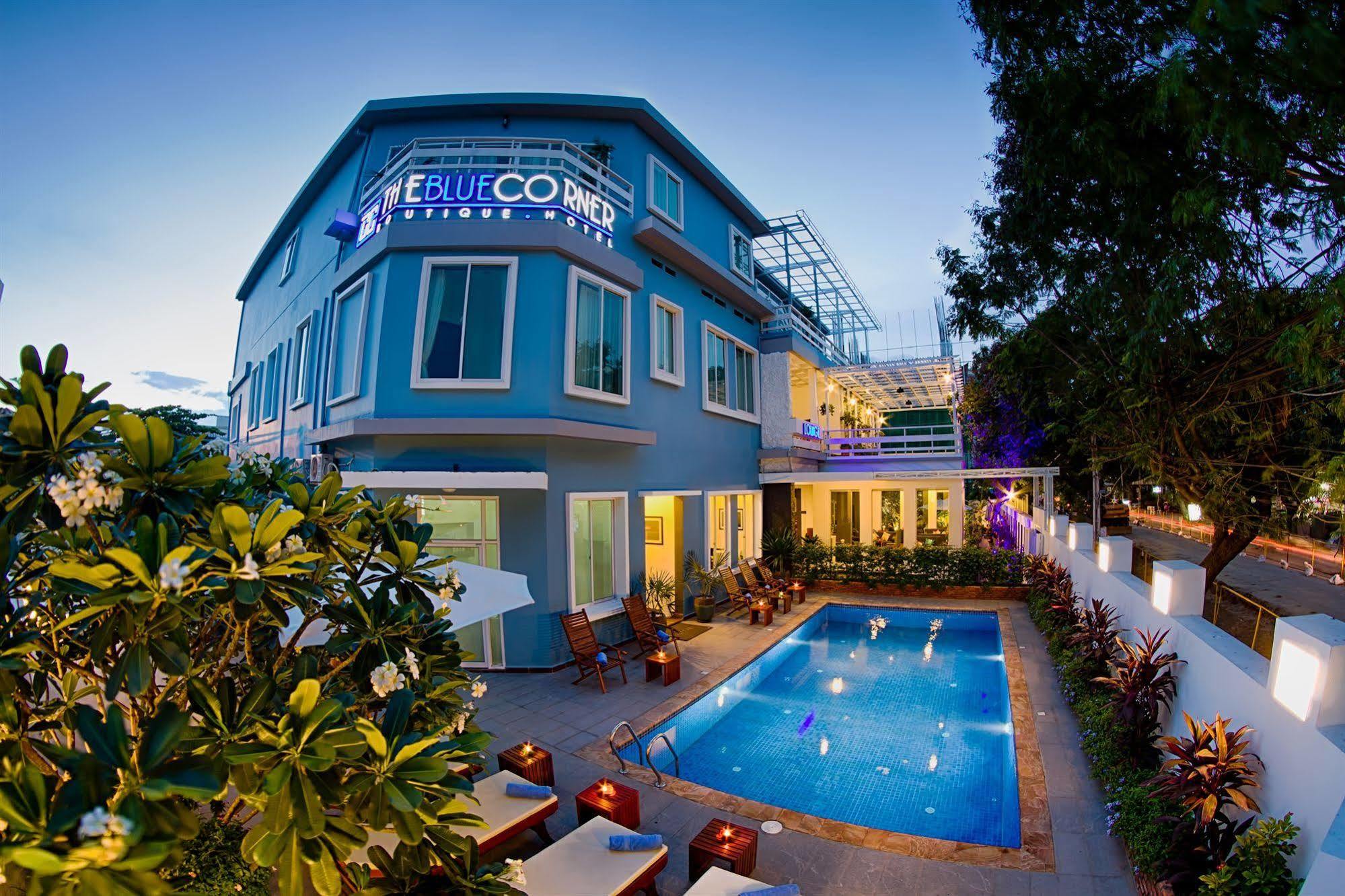 The Blue Corner Boutique Hotel بنوم بنه المظهر الخارجي الصورة